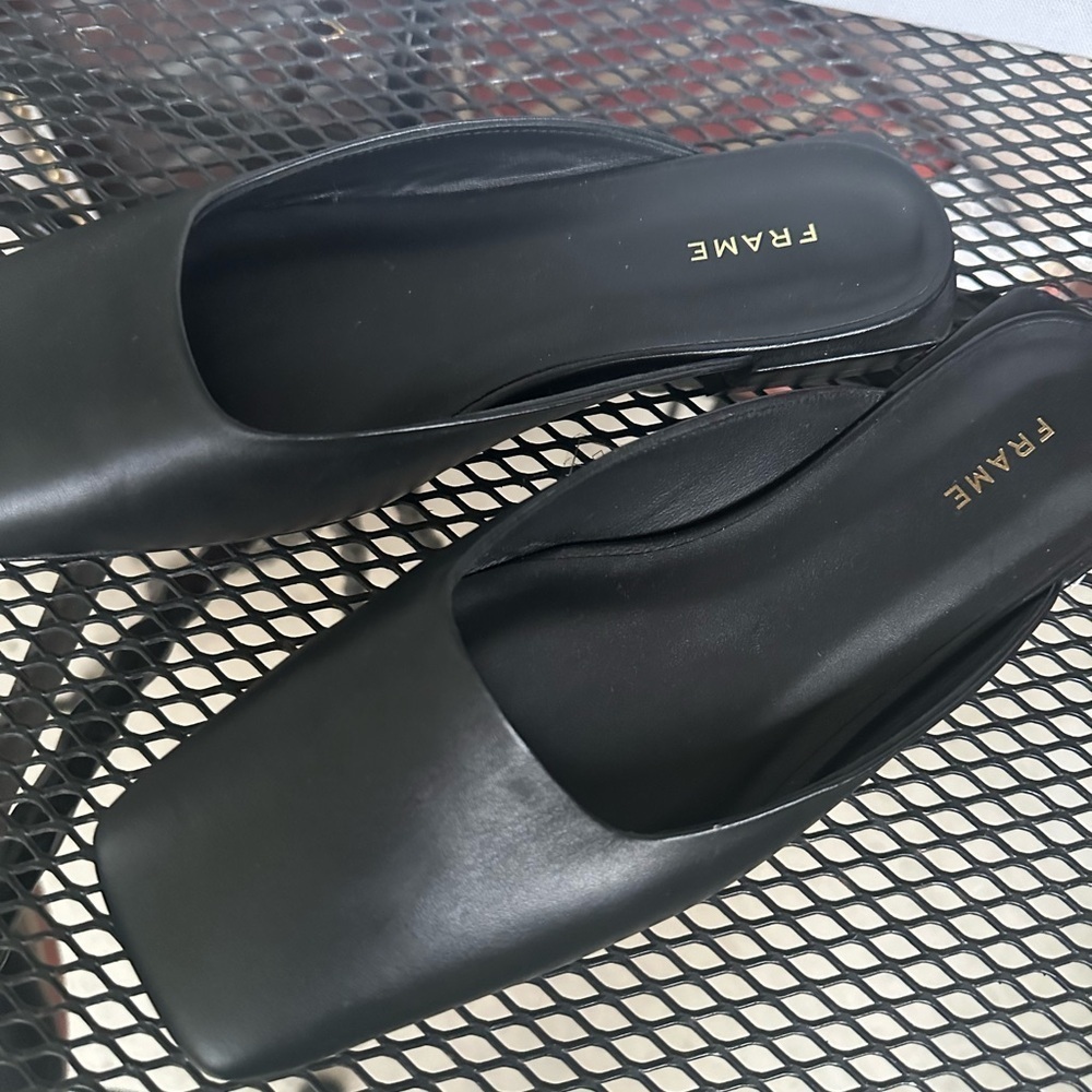 FRAME Le Town Black Leather Mules - Picture 3 of 7